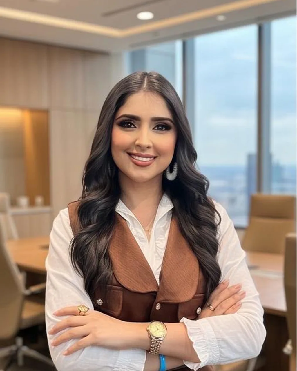 Retrato editorial de Jeinny García, mentora de emprendimiento femenino y negocios digitales